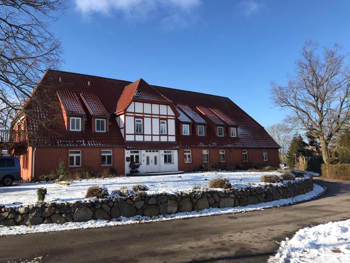Gutshaus Bliesekow Hotel Buitenkant foto