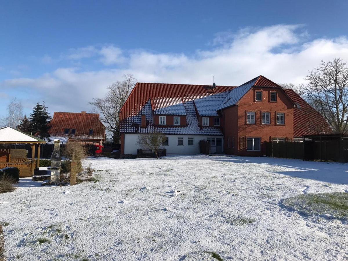 Gutshaus Bliesekow Hotel Buitenkant foto