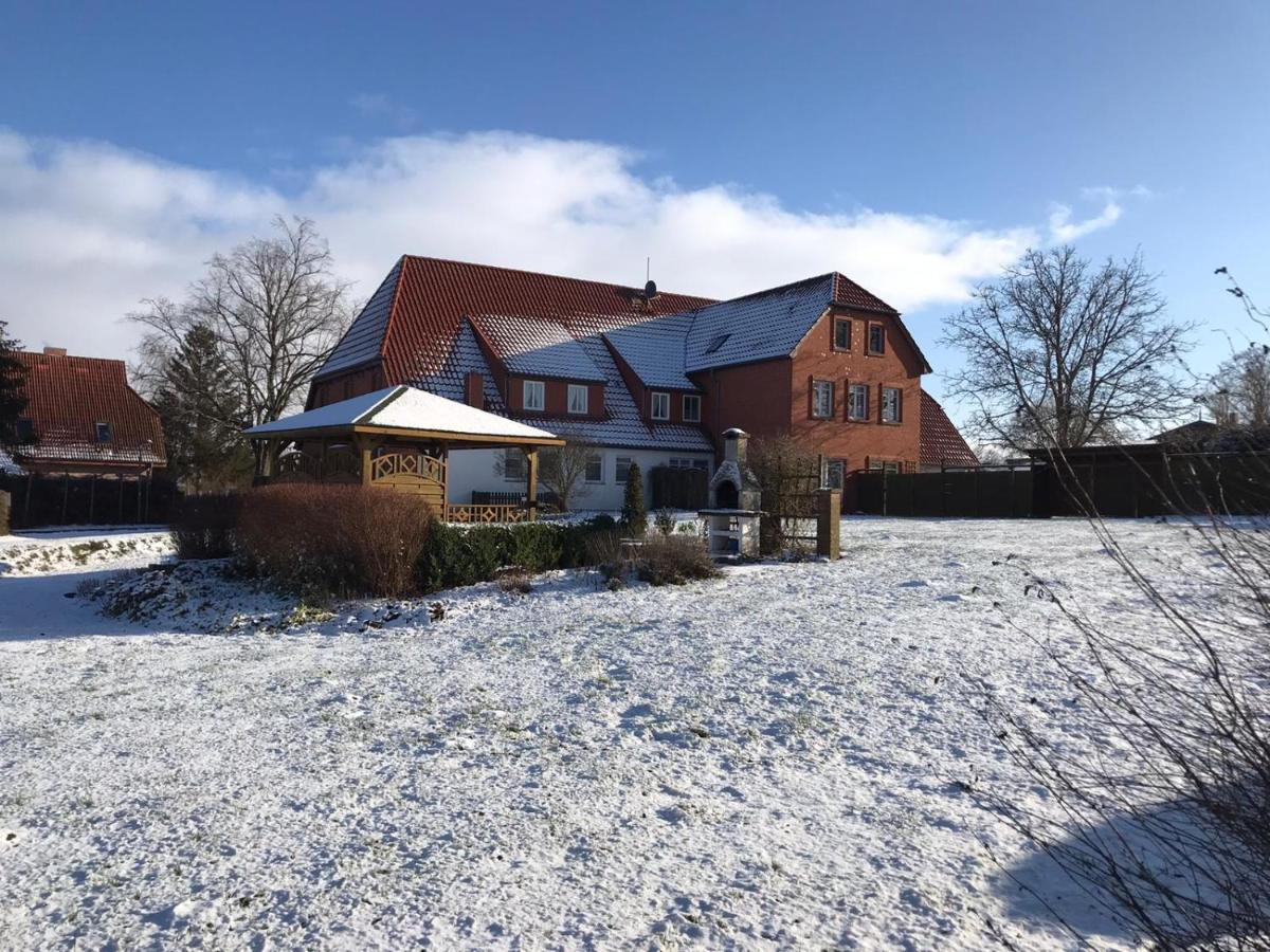Gutshaus Bliesekow Hotel Buitenkant foto